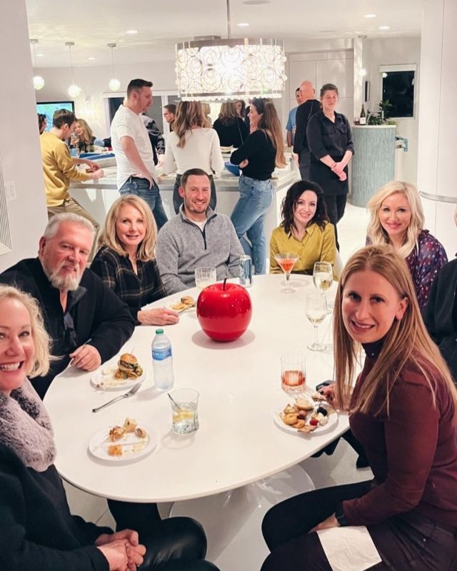𝑲𝒐𝒄𝒉 & 𝑪𝒂𝒓𝒍𝒊𝒔𝒍𝒆 𝑯𝒐𝒍𝒊𝒅𝒂𝒚 𝑷𝒂𝒓𝒕𝒚!🥳

We had so much fun celebrating with our K&C crew over the weekend. 

Always better together! 🎉

.
.
.
.
.
@kandcplasticsurgery 
@drcarlisleplasticsurgery